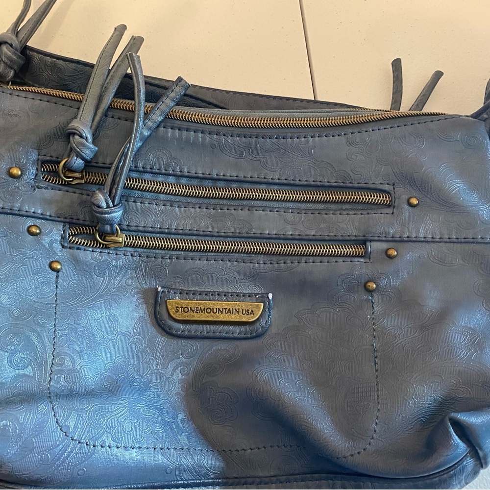STONEMOUNTAIN USA PURSE BLUE IN COLOR